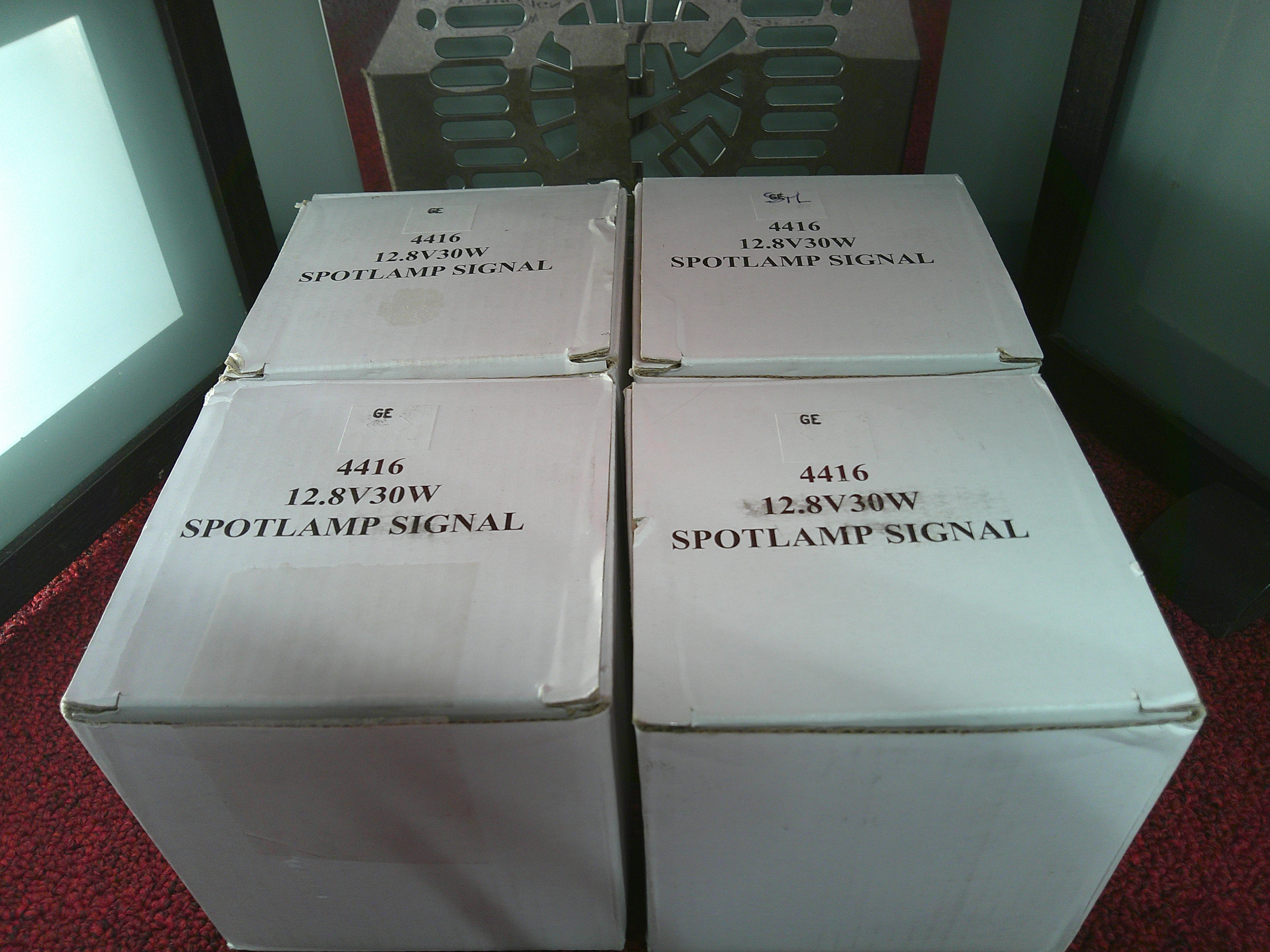 4/Each GE 4416 Bulbs – Genuine OEM 12V PAR‑36 Sealed Beams – Federal Signal / TwinSonic