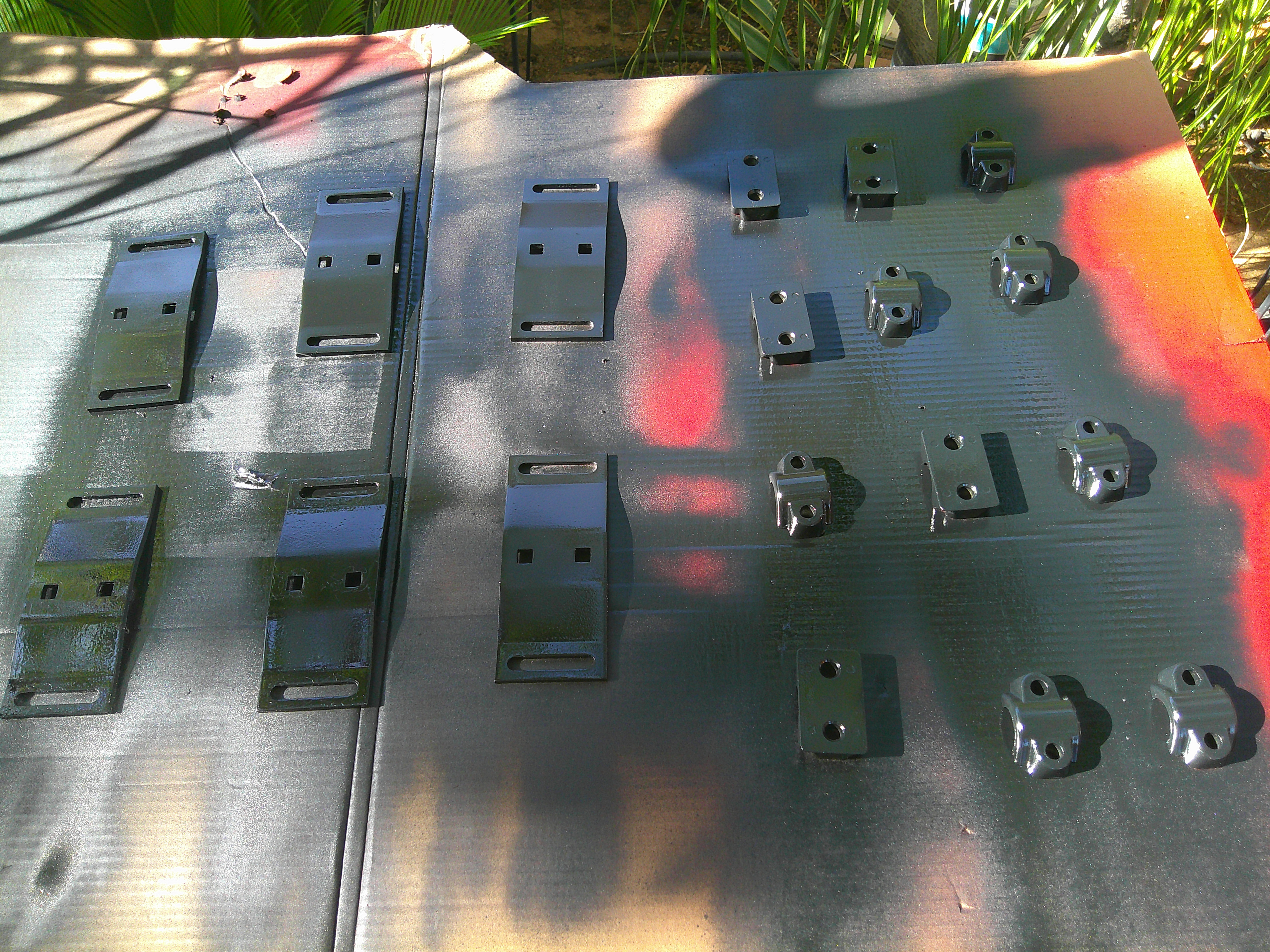 Federal Signal Hi‑Rise Under‑Clamp Set – Black Lower Tube Clamps (Pair)