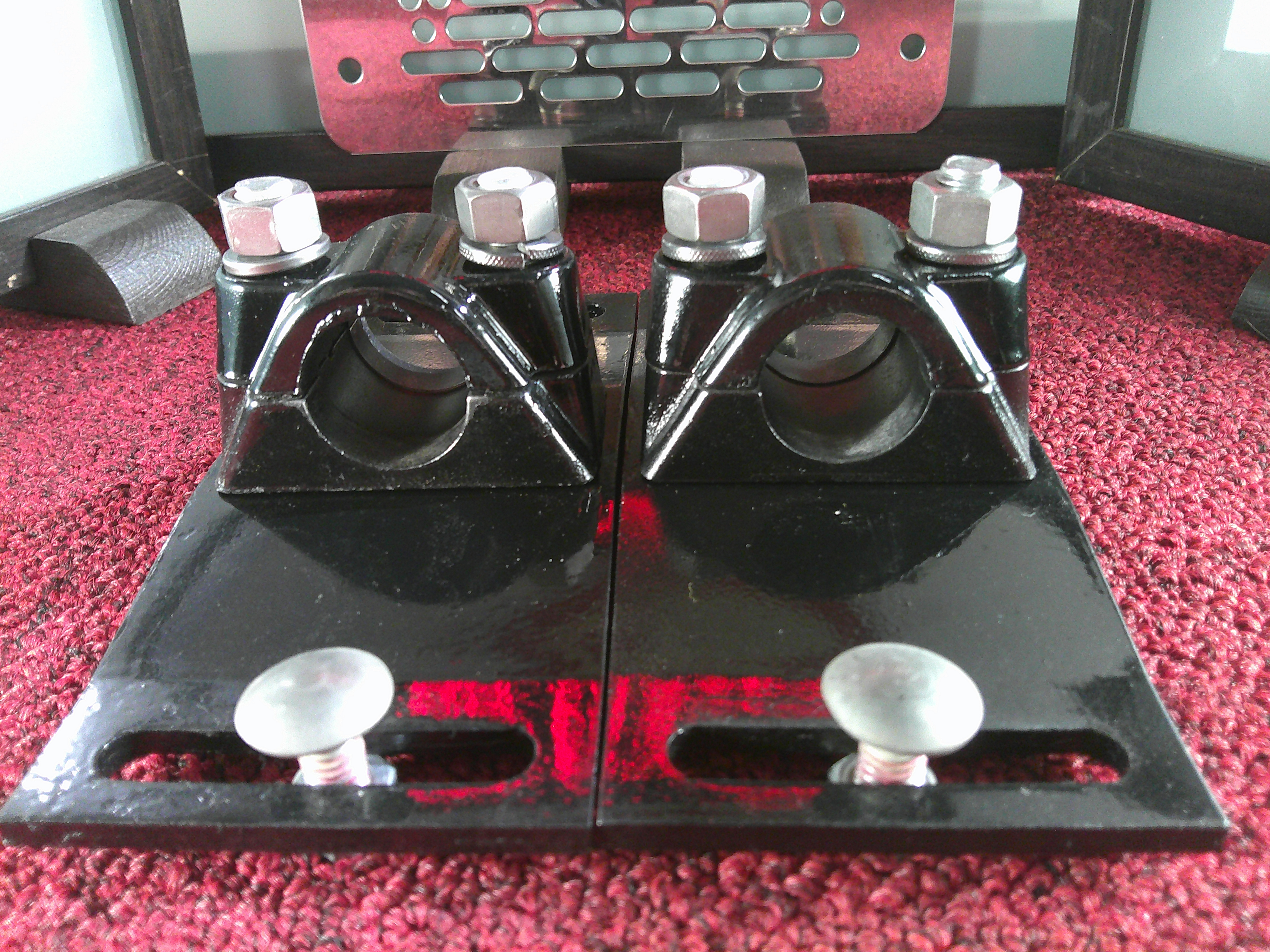 Federal Signal Hi‑Rise Under‑Clamp Set – Black Lower Tube Clamps (Pair)